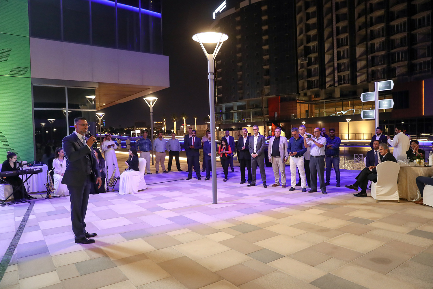  Celebrating Completion Of The Wharf And The Park At Bahrain Bay 